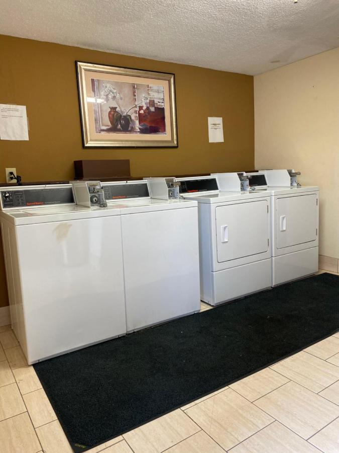 Travelodge By Wyndham Laurel Ft Meade Near Nsa Exterior photo